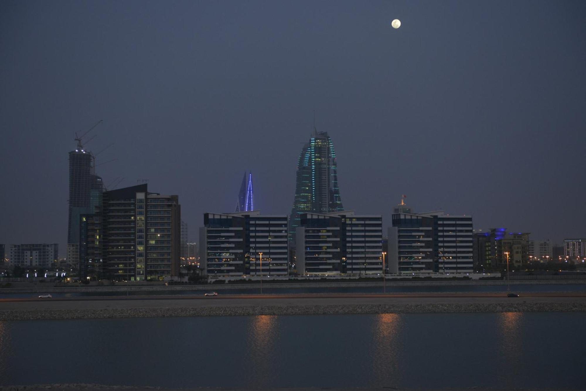 รามาดา บาย วินด์แฮม มานามา ซิตี้เซ็นเตอร์ Hotel ภายนอก รูปภาพ