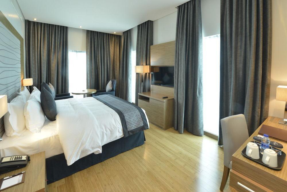 รามาดา บาย วินด์แฮม มานามา ซิตี้เซ็นเตอร์ Hotel ภายนอก รูปภาพ